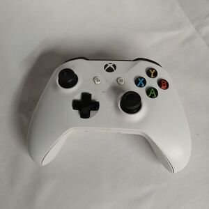 XBOX ONE S Wireless Controller - White